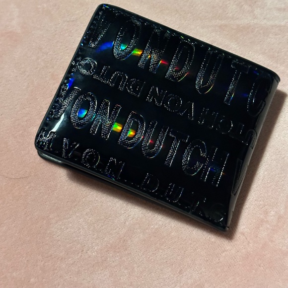 VON DUTCH NWT ~ Black Onyx Reflective Wallet - Picture 4 of 7